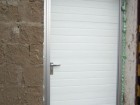 Garážové dveře ze sendvičových panelů, design lamela, barva bílá RAL 9010