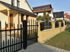 Kovový plot VARIO, vzor AW.10.84 a AW.10.81, barva černá mat RAL 9005